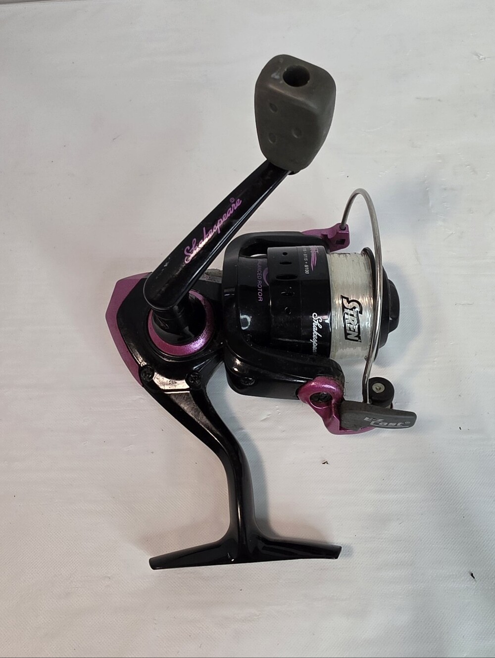 SHAKESPEARE Lady Fish 20 Spinning Fishing Reel. (New) Open Box.